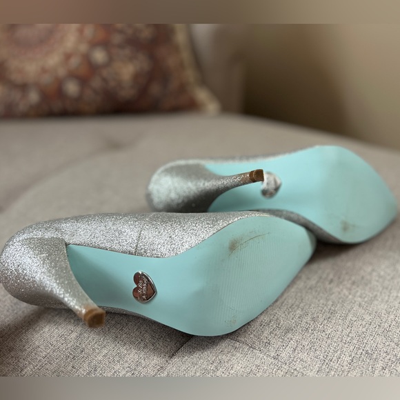 Betsey Johnson Something Blue Heels - Picture 3 of 5